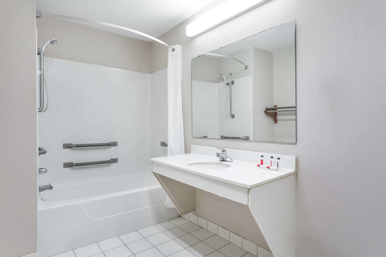 Days Inn By Wyndham Lugoff Buitenkant foto