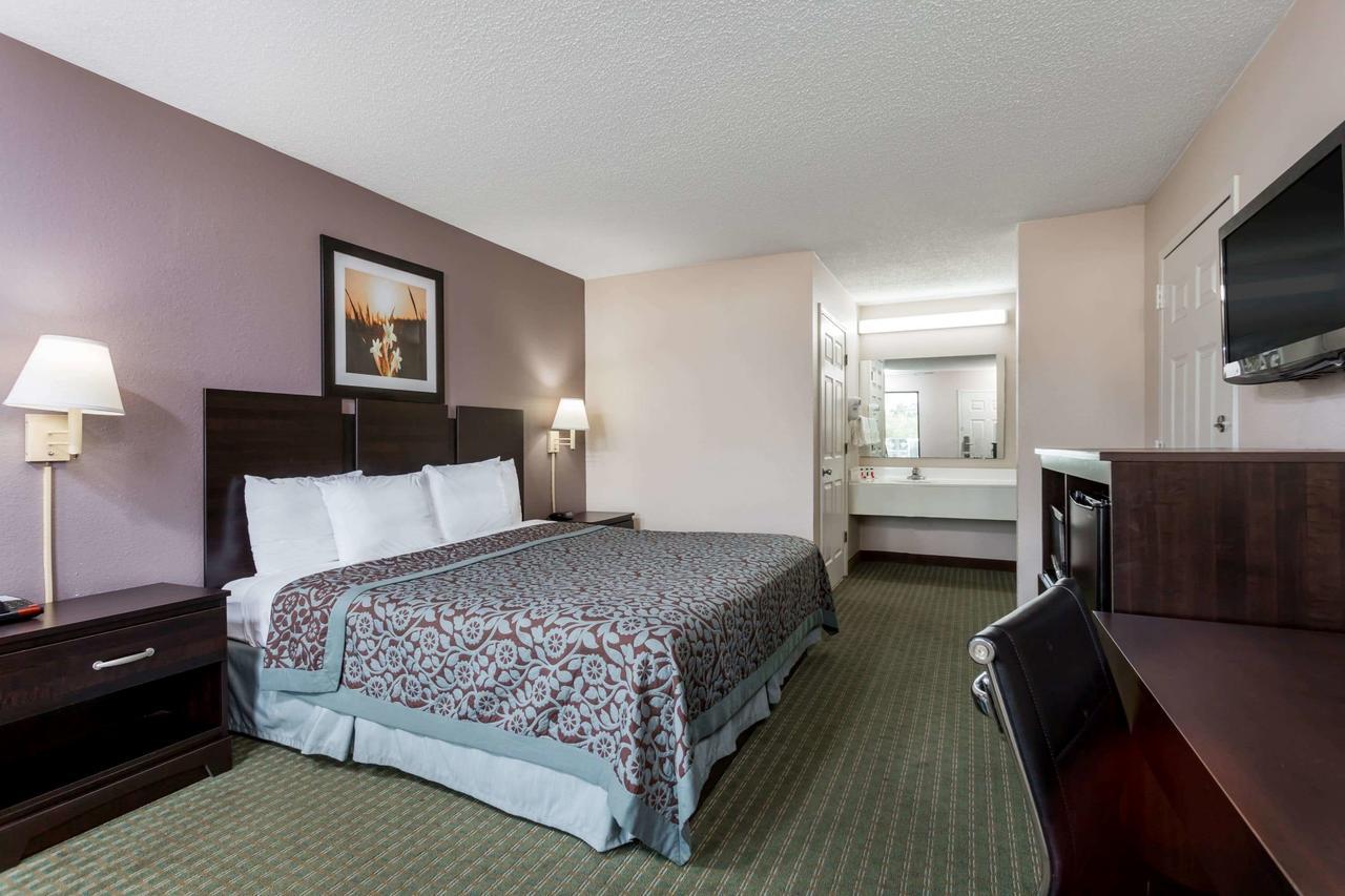 Days Inn By Wyndham Lugoff Buitenkant foto